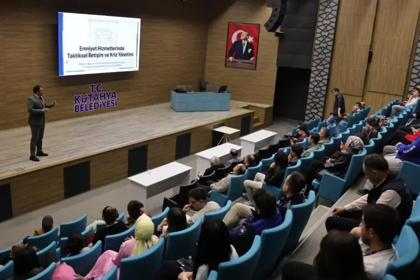Kütahya Belediyesi Personeline “Etkili İletişim” Eğitimi