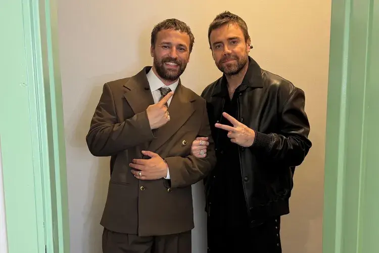 Murat Dalkılıç’tan Anıl Durmuş Konserine Sürpriz Sahne Katılımı
