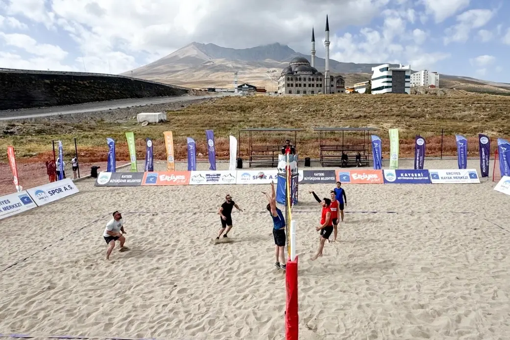 Erciyes’te Plaj Voleybolu Heyecanı Başlıyor