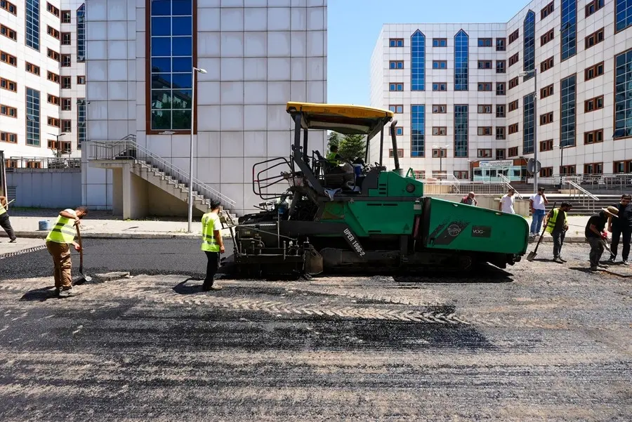 Maltepe’de Asfalt Çalışmaları Hız Kesmeden Sürüyor