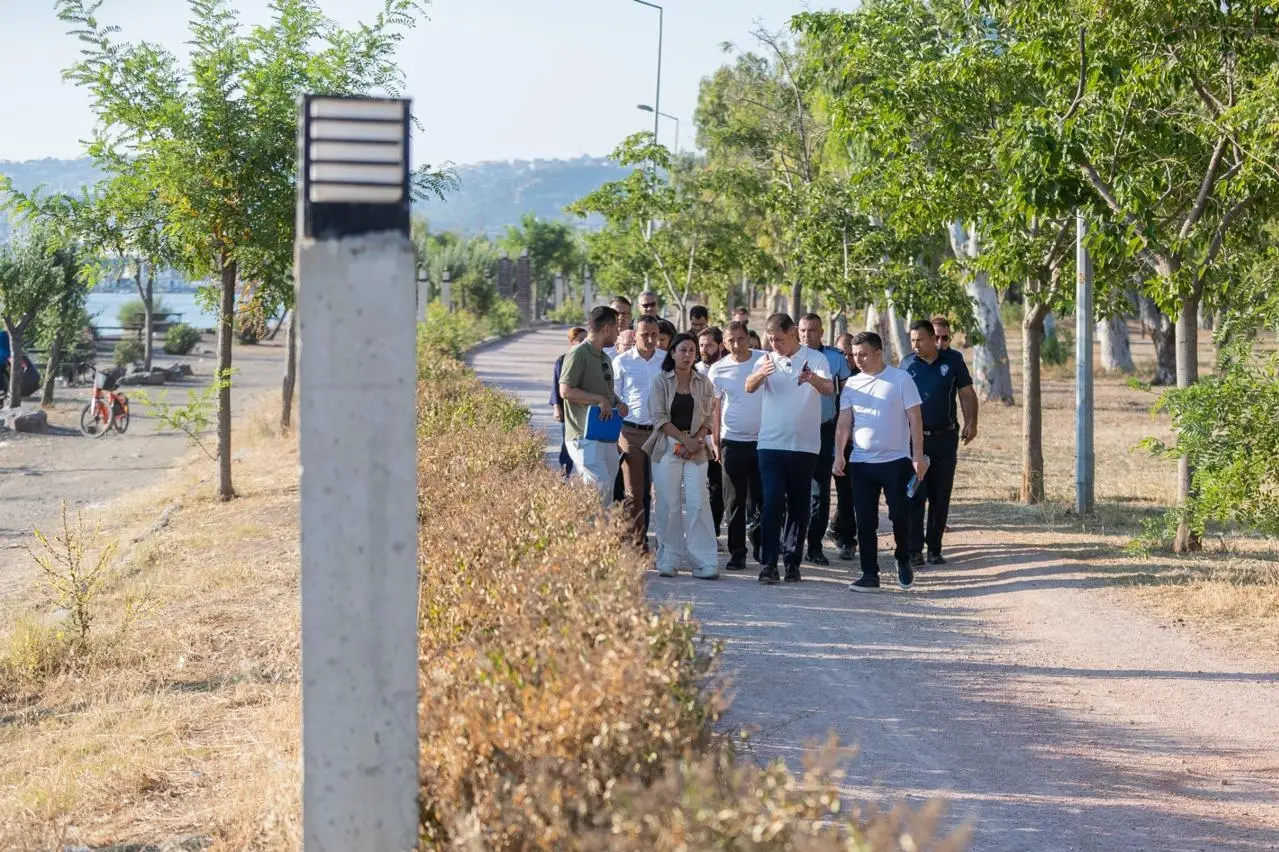 İnciraltı Kent Ormanı Yenileniyor: Doğa Korunacak, Konfor Artacak