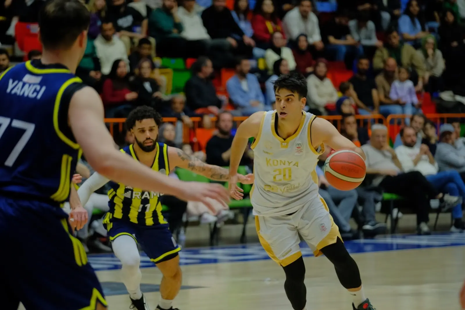 Konya Büyükşehir Belediyespor Yarı Finalde: Fenerbahçe Koleji’ne Fark Attı