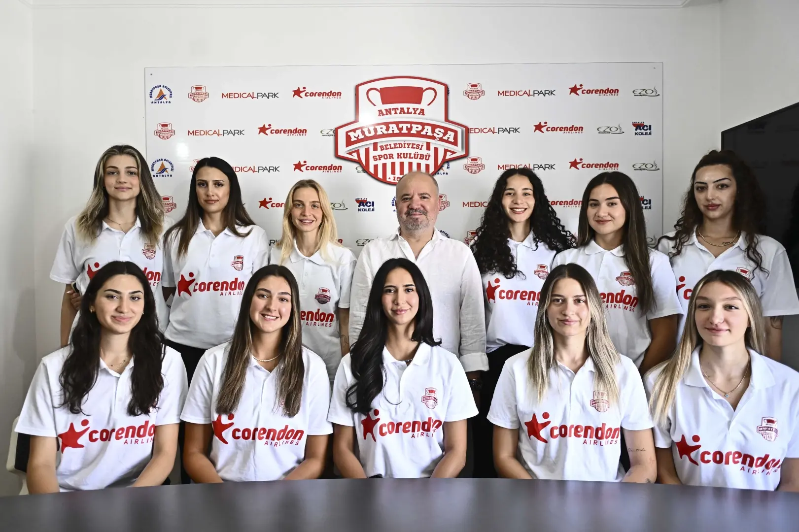 Muratpaşa Belediyesi Kadın Voleybol Takımı Kadrosunu Güçlendirdi