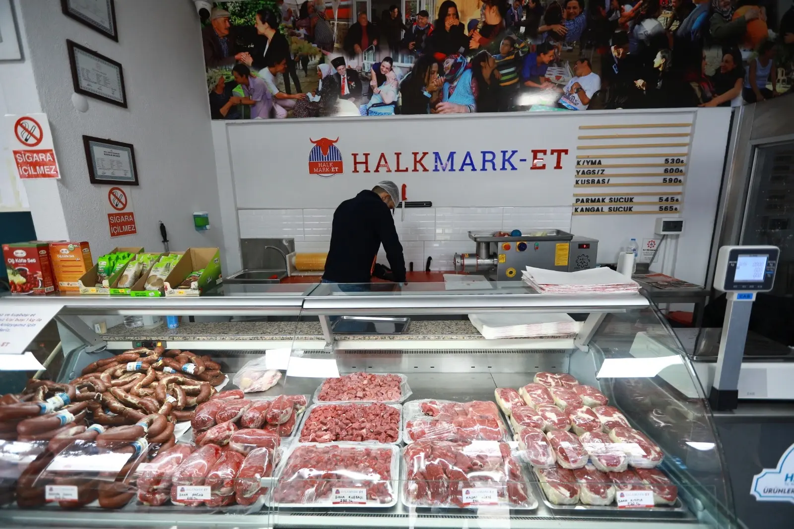 Efes Selçuk’ta Halk Mark-Et ile Uygun Fiyatlı Gıda Desteği