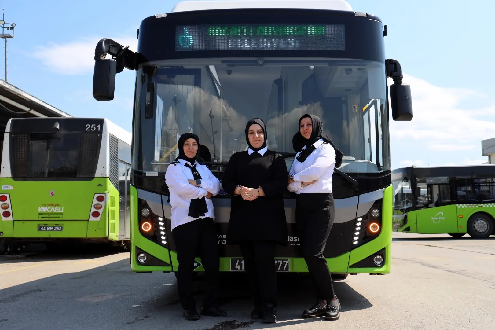 Kocaeli’de Kadın Şoförler Hem Direksiyonda Hem Hayatta Örnek Oluyor