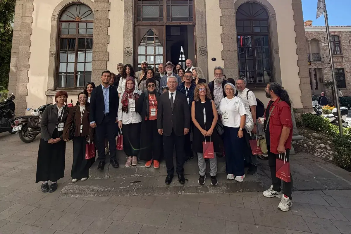 10. İzmir Uluslararası Edebiyat Festivali Sanatseverlerle Buluştu