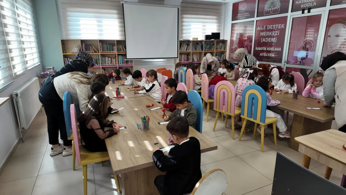 Kahramanmaraş’ta Çocuklar Kütüphanede Sanat ve Masalla Buluştu