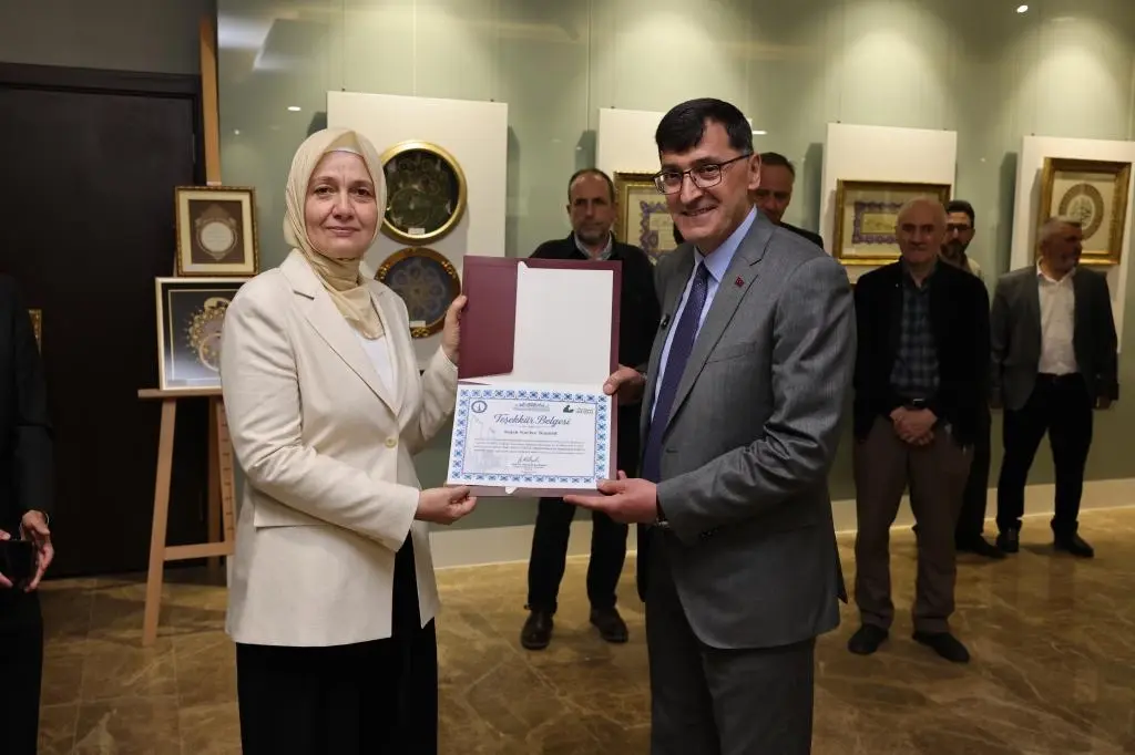 Kütahya’da “Ömürlük Altın İzler” Tezhip Sergisi Açıldı