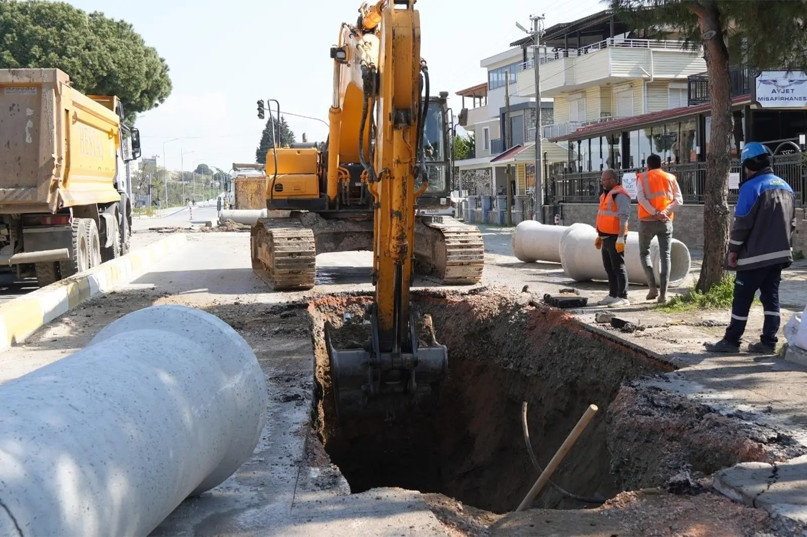 Burhaniye’de 50 Yıllık Altyapı Yenileme Çalışmaları Başladı