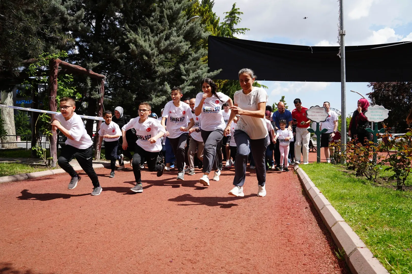 Keçiören’de Engelsiz Spor Oyunları’nda Özel Sporculardan Alkış Alan Performans