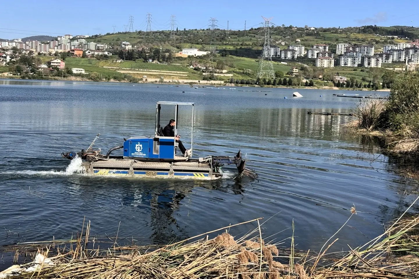 Kocaeli’de Sulak Alanlara Amfibi Araçlı Temizlik